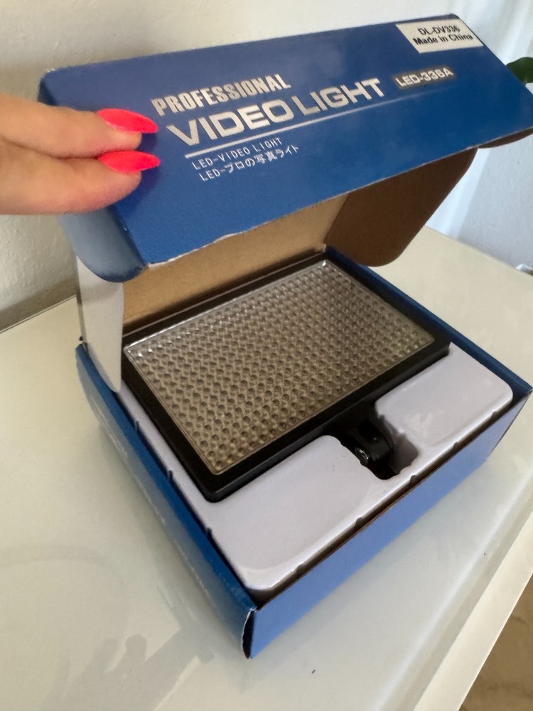 Professional 335A LED Video Light