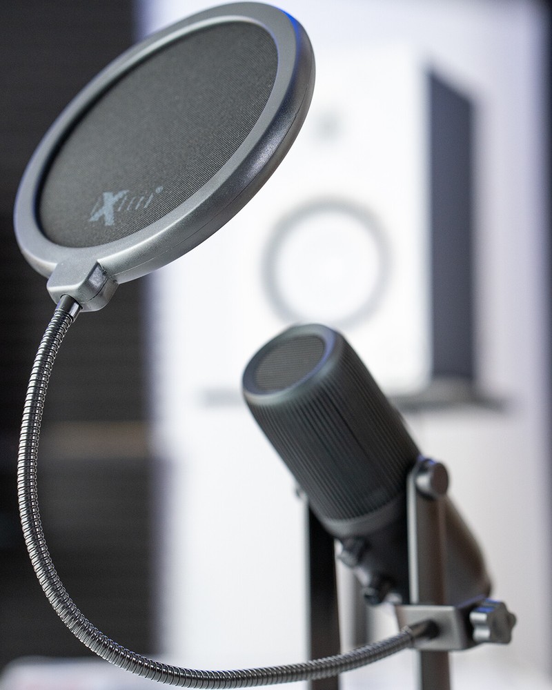 iXtech Professional Microphone Pop Filter Mask Shield For Blue Yeti and Any Mic.