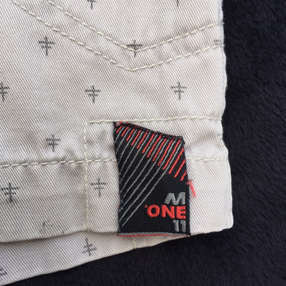 M one 11 cargo shorts mens size 34W white patterned
