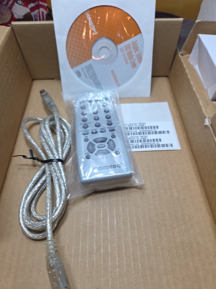 Adaptec AVC-2310 Video Capture Device Complete Bundle w/ Original Box