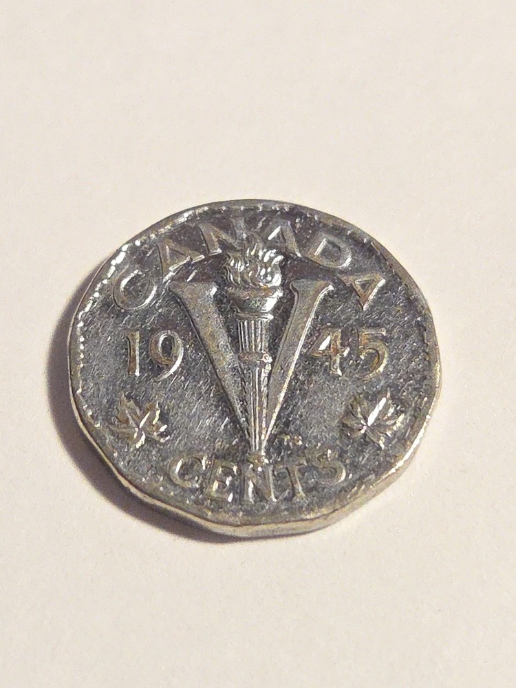 1945 Canada 5 Cent Coin - Lot BT172