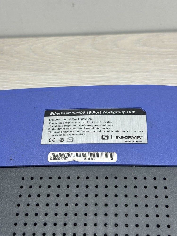 LINKSYS EFAH16W EtherFast 10/100 16-Port Workgroup Hub