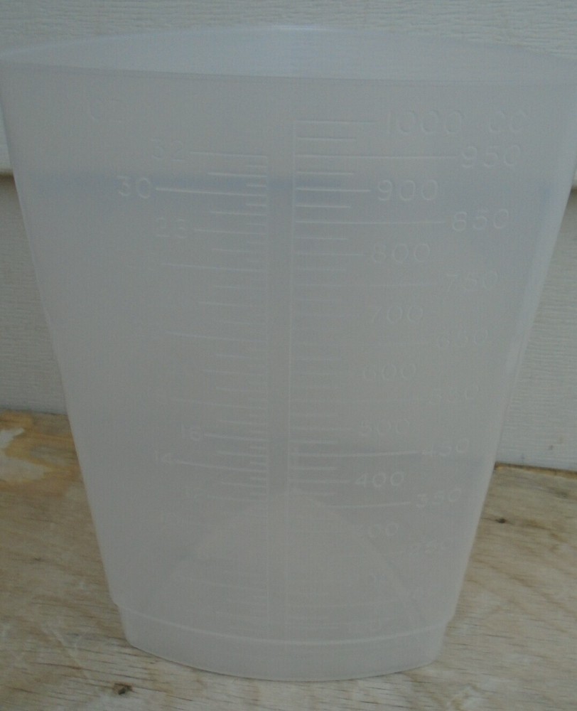 10 Medegen Triangular Graduated Graduates Measuring Container 32oz 1000ml USA