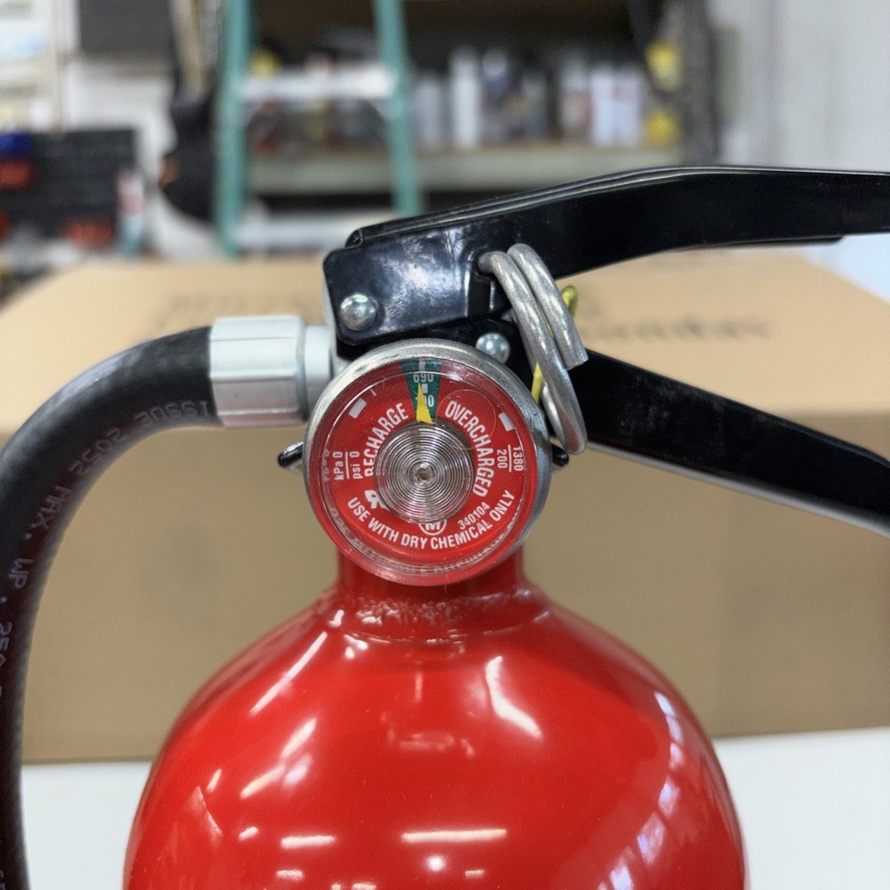Military Vehicle Fire Extinguisher W/ Mount