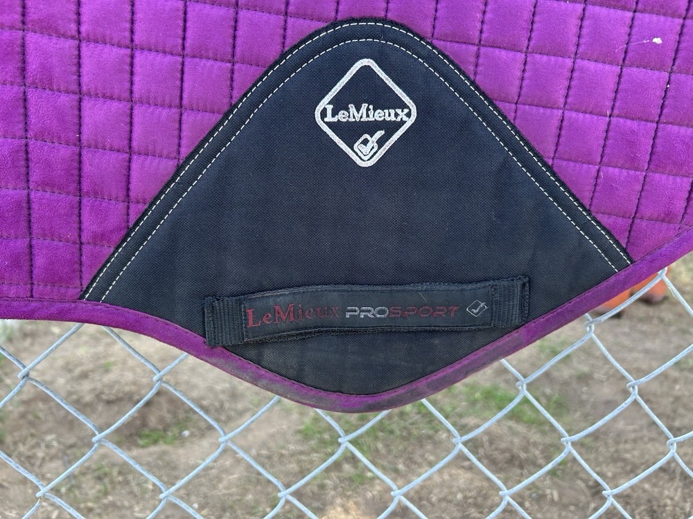 Lemieux Suede Saddle Pad. Plum Large CC Shape