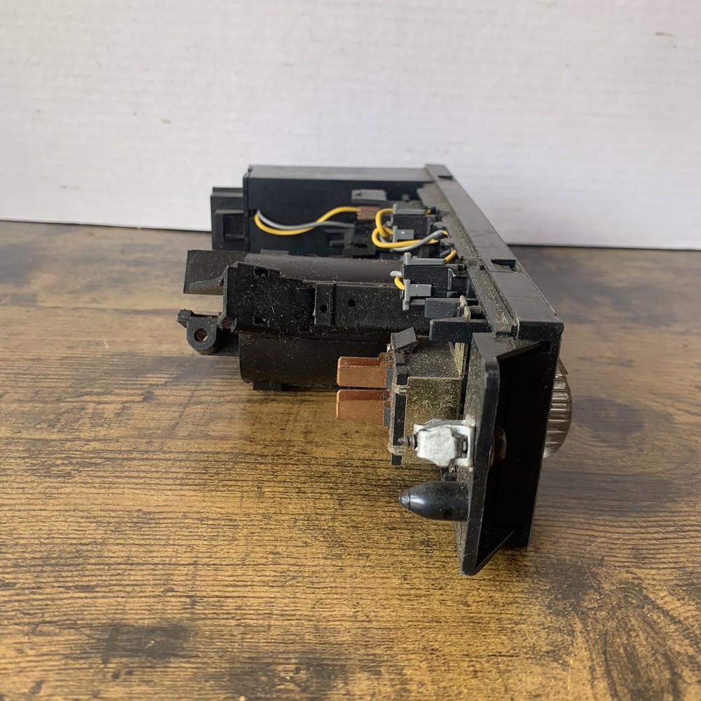 16242871 | GM OEM A/C TEMP CLIMATE CONTROL PANEL UNIT SWITCH BUTTONS