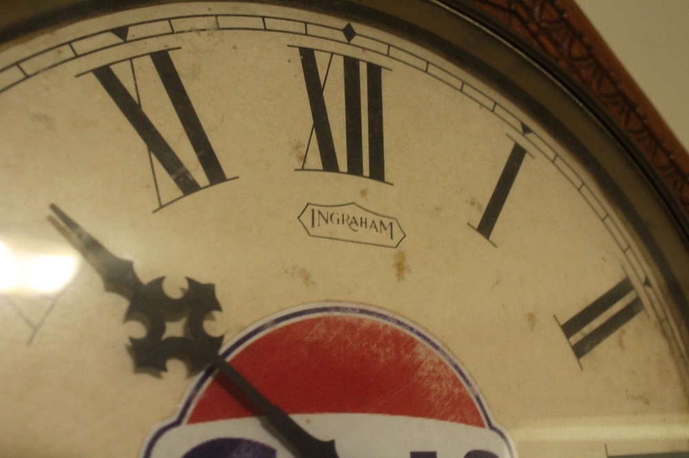 EARLY GOLF GASOLINE ADVERTISING CLOCK