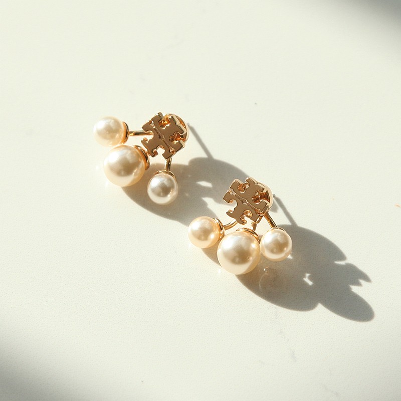 Tory Burch Britten Pearl Cluster Stud Earrings