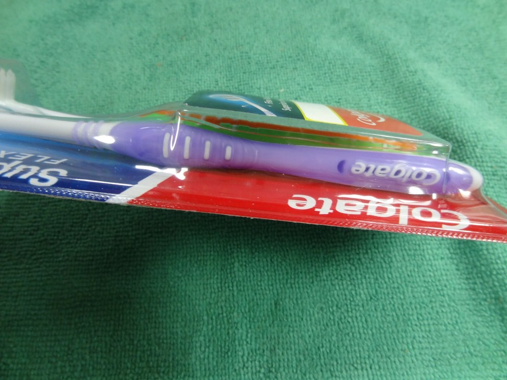 NEW Colgate Super Flexi Toothbrushes -3 Pack- Multi Color - MEDIUM