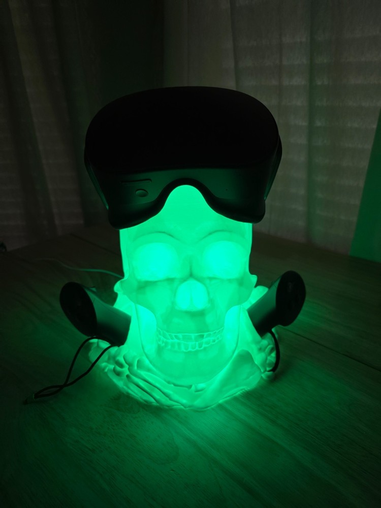 Skull VR Stand Accessories Compatible with Oculus Meta Quest 2, 3 (WHITE)