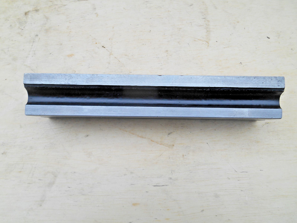 BROWN & SHARPE 730 INDICATOR BASE WITH 8" POST