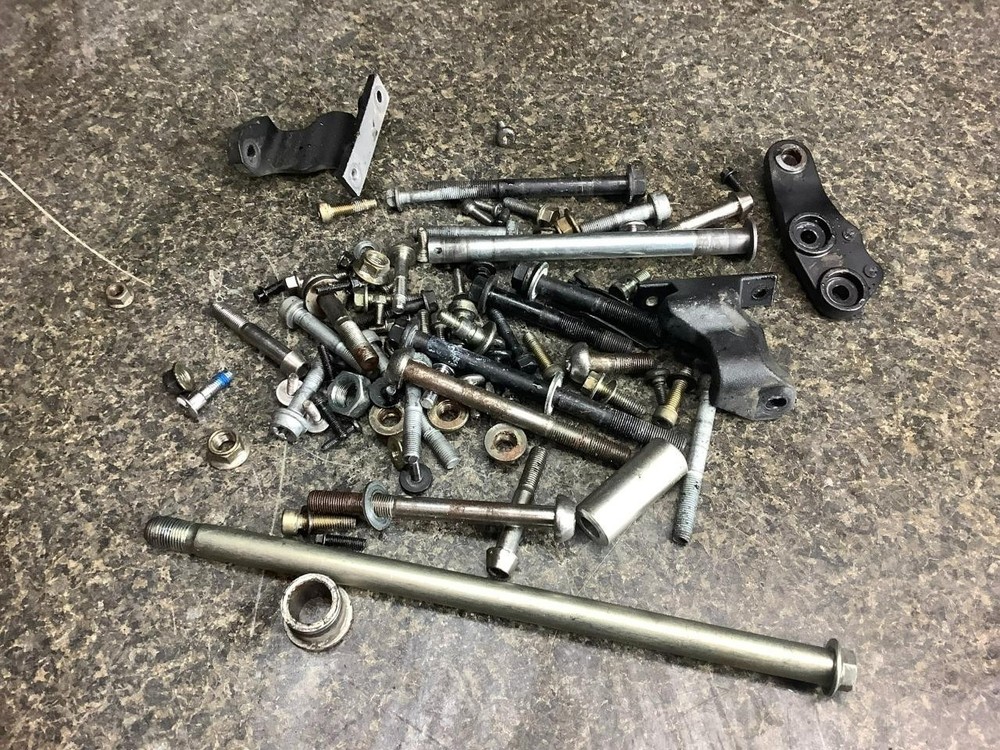 07 Triumph Tiger 1050 Misc , Hardware Bolt 3I