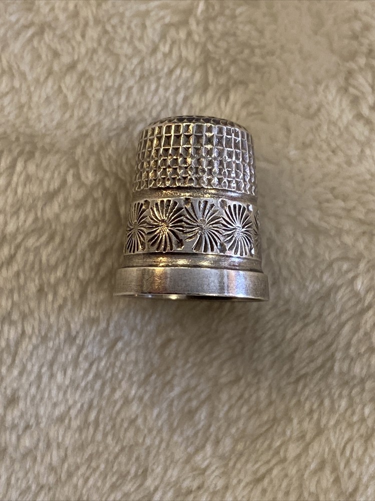 Early 1900’s Chester Hallmark Charles Horner SOLID SILVER THIMBLE No:7
