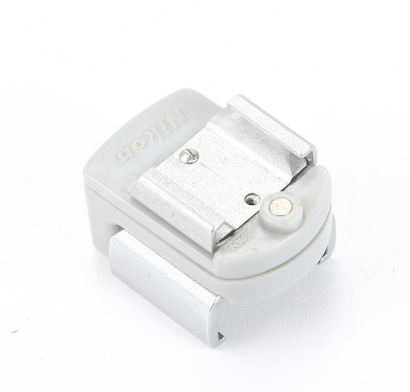 NIKON FLASH COUPLER FOR NIKON F, TYPE 2, MISSING A SCREW/197798
