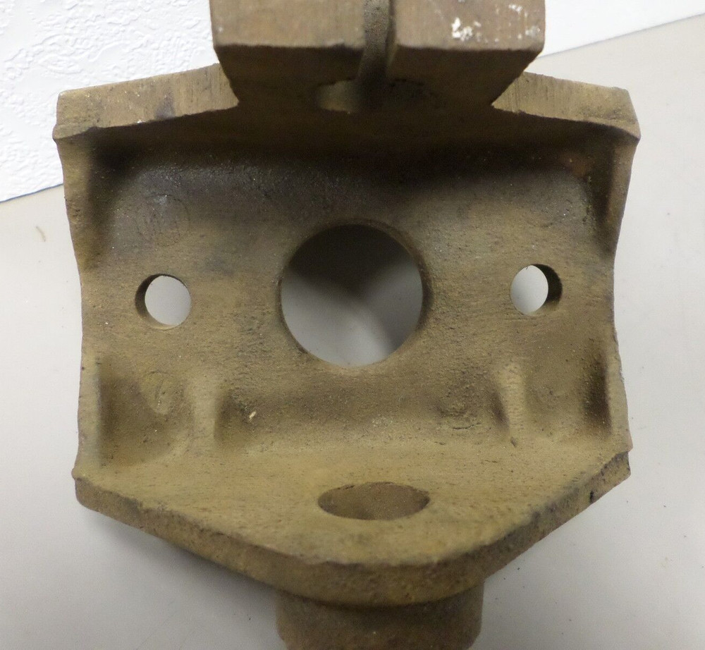 International IH Leaf Spring Hanger L-431