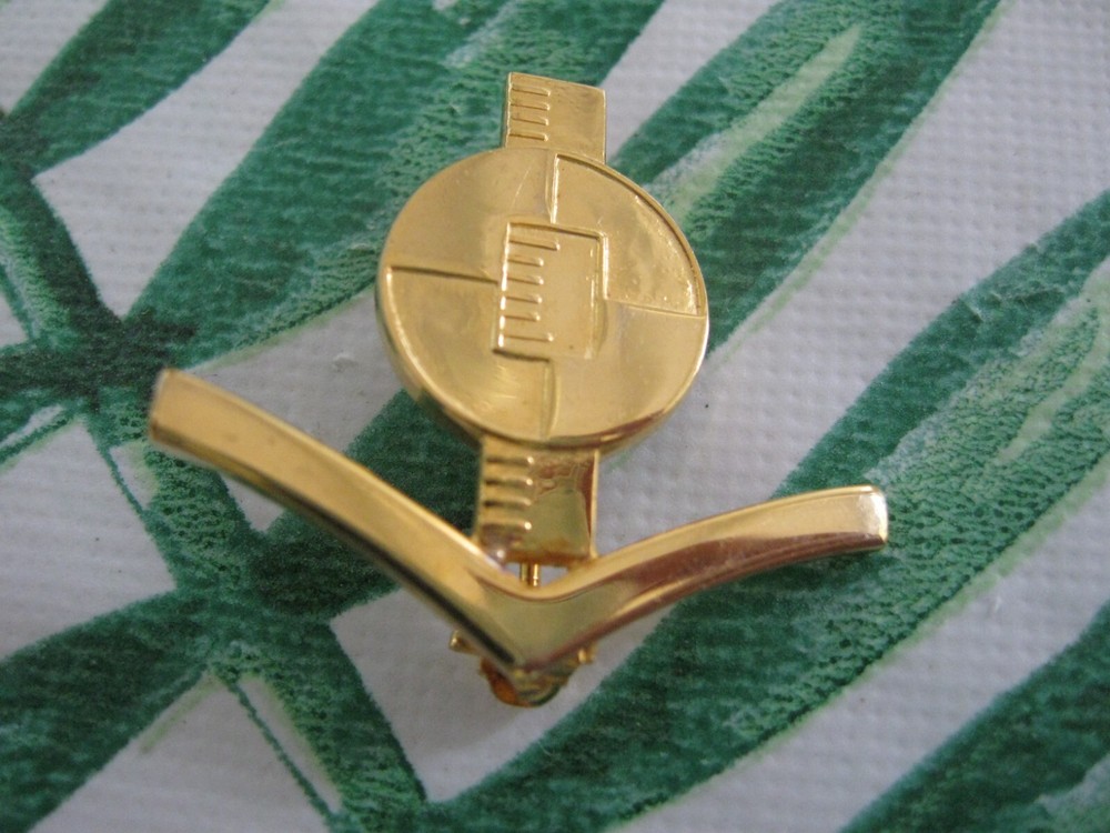 VTG USN US NAVY ENGINEERING AIDE 3rd CLASS PIN