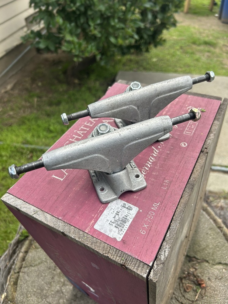 Tracker  Trucks Dart  TT 129/7.5 Inch