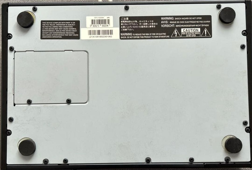 AKAI MPC1000 Sampling Machine Sampler Stereo 32 voices 64-track sequence Used