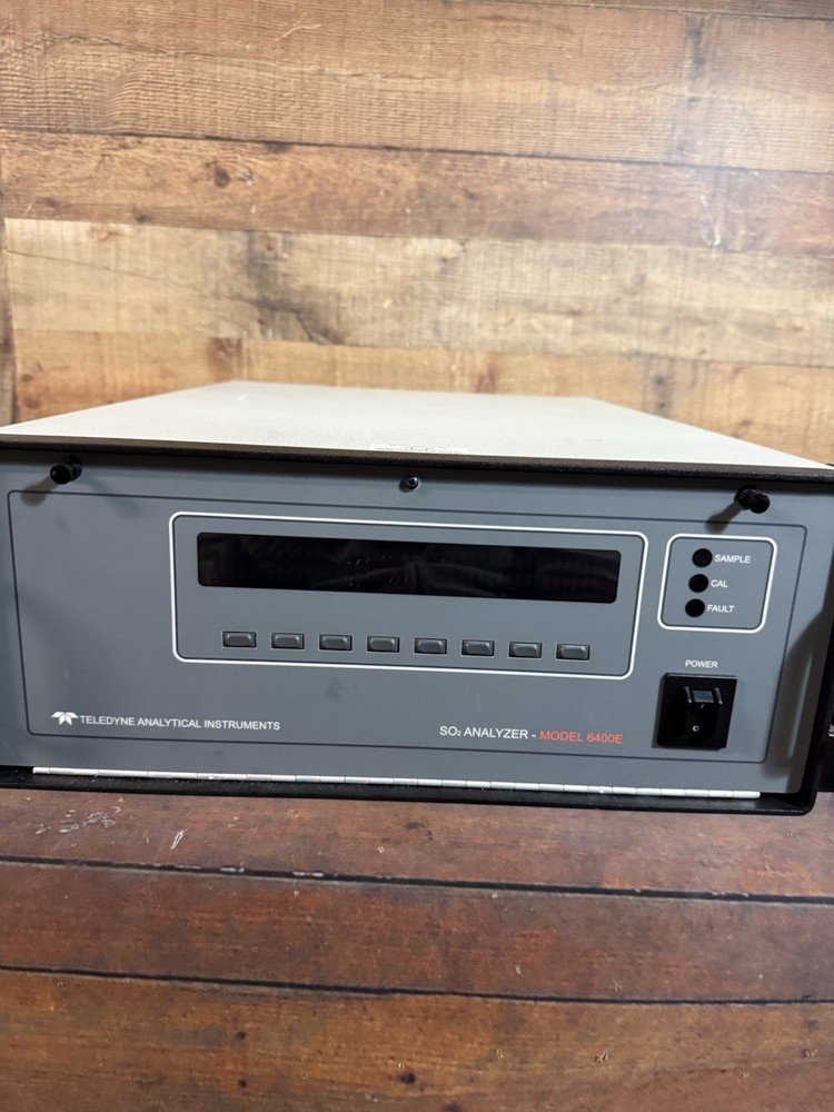 Teledyne Instruments SO2 Analyzer Model 6400E Powers On Untested