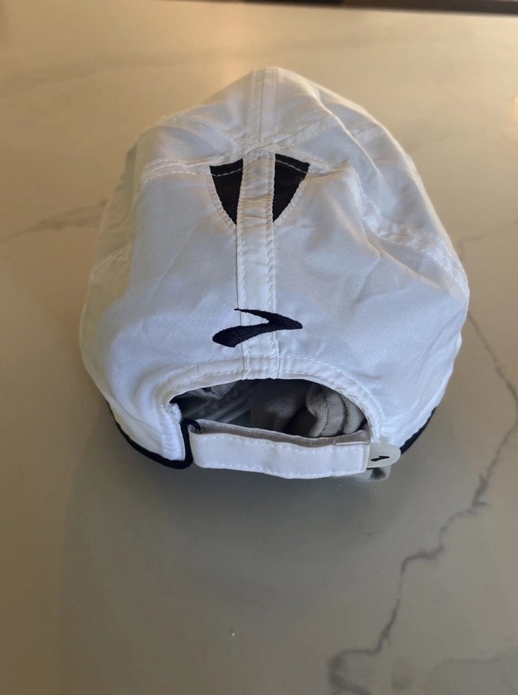 Brooks Running Hat Cap Ultra Light White Adjustable OSFA Sun Block Quick Dry