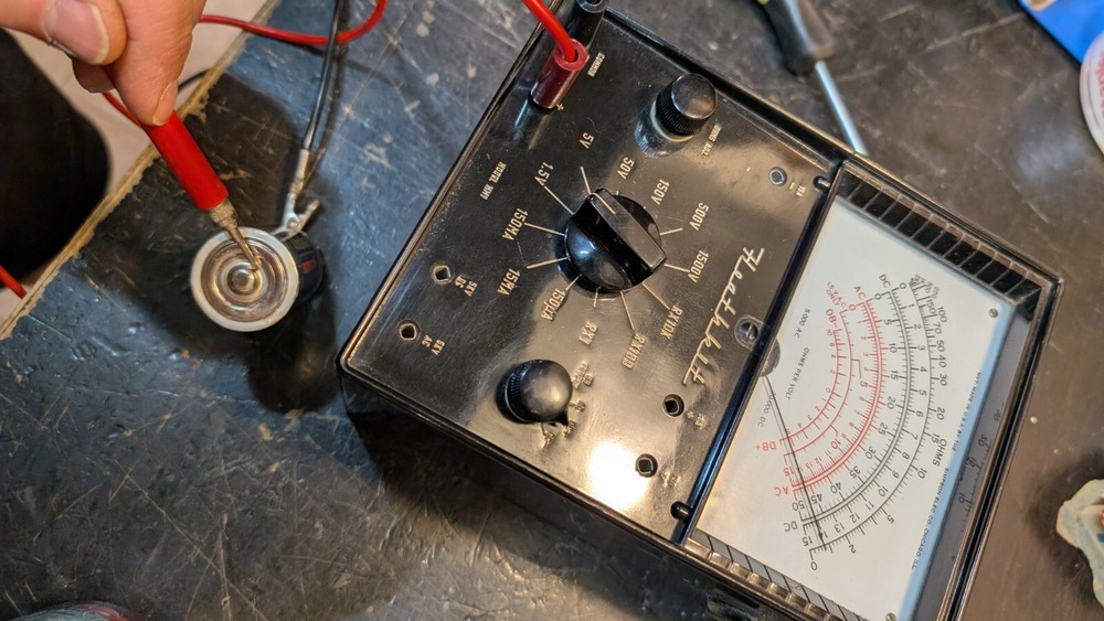 Heathkit Model MM1 Multi Meter Volt Ohm w Red & Black Leads