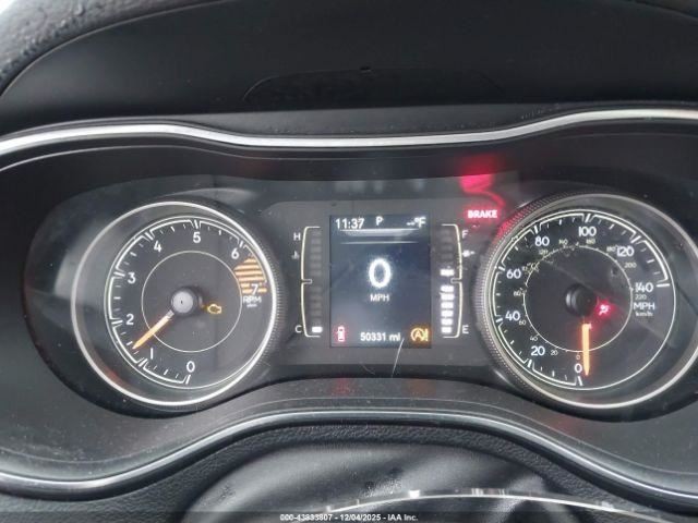 CHEROKEE 2019 Glove Box 4983555