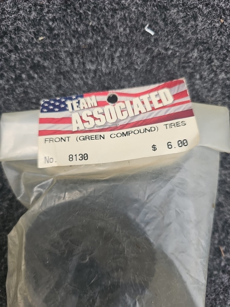 TEAM ASSOCIATED #8130 FRONT TIRES (GREEN COMPOUND)