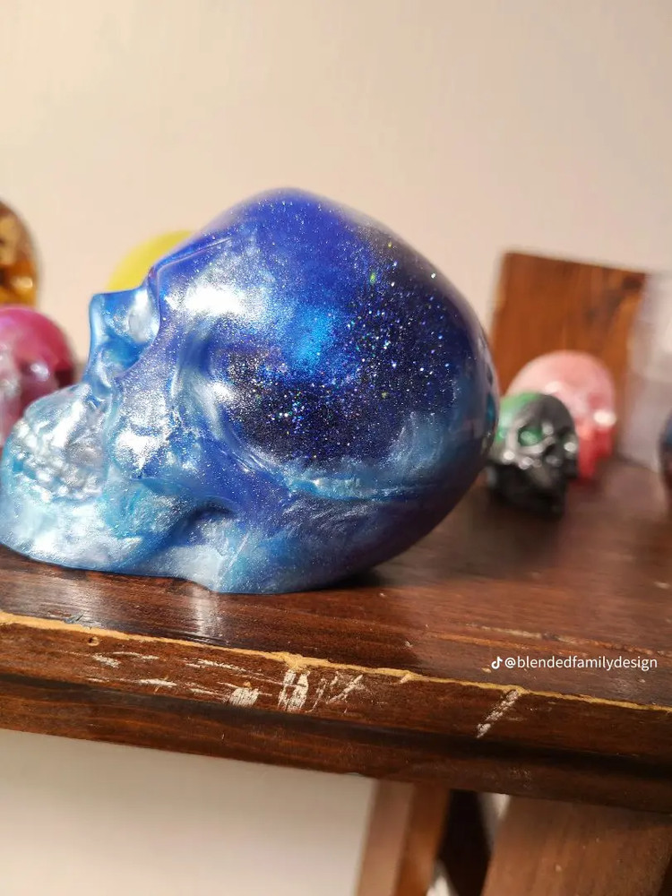 epoxy shake globe blue