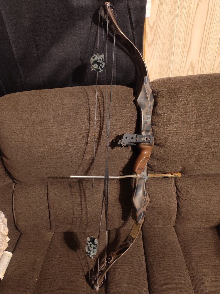 Vintage Savage By Oregon Compound Bow