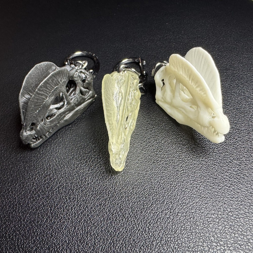 Dilophosaurus | Keychain Skull Replica (Black)