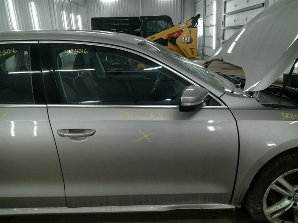 PASSAT 2014 High Mounted Stop Light 104805528