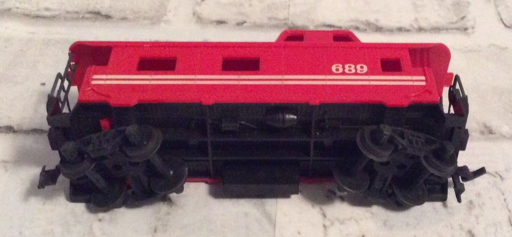 HO Scale "689" Freight Train Caboose Car