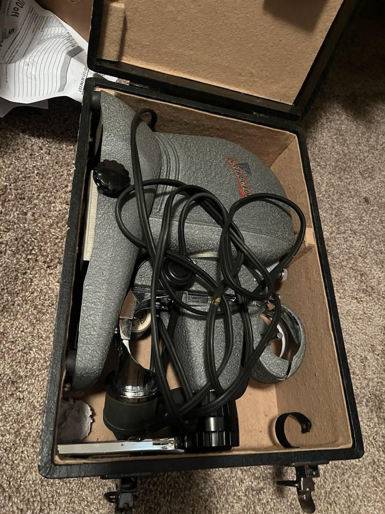 Vintage SVE Instructor 300 Slide Projector w/ Hard Case