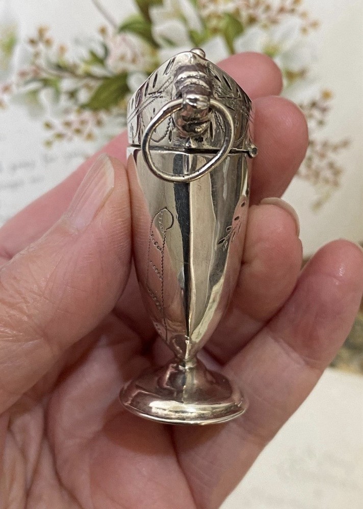 Antique Dutch solid silver Urn design hinged lid peppermint box /lodereindoosjes