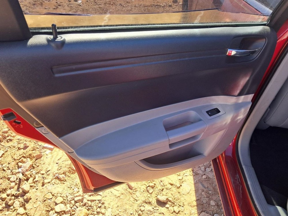 300 2007 Glove Box 4838900