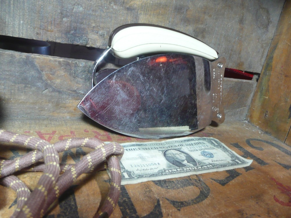 Knapp-Monarch 403-R Electric Iron