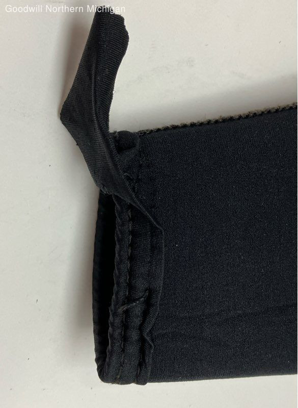 Women's ACTIONPLUS Black Solid Wet Suit - Size L