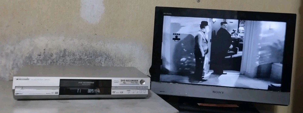 PANASONIC DMR-E55 DVD RECORDER WITH REMOTE CONTROL