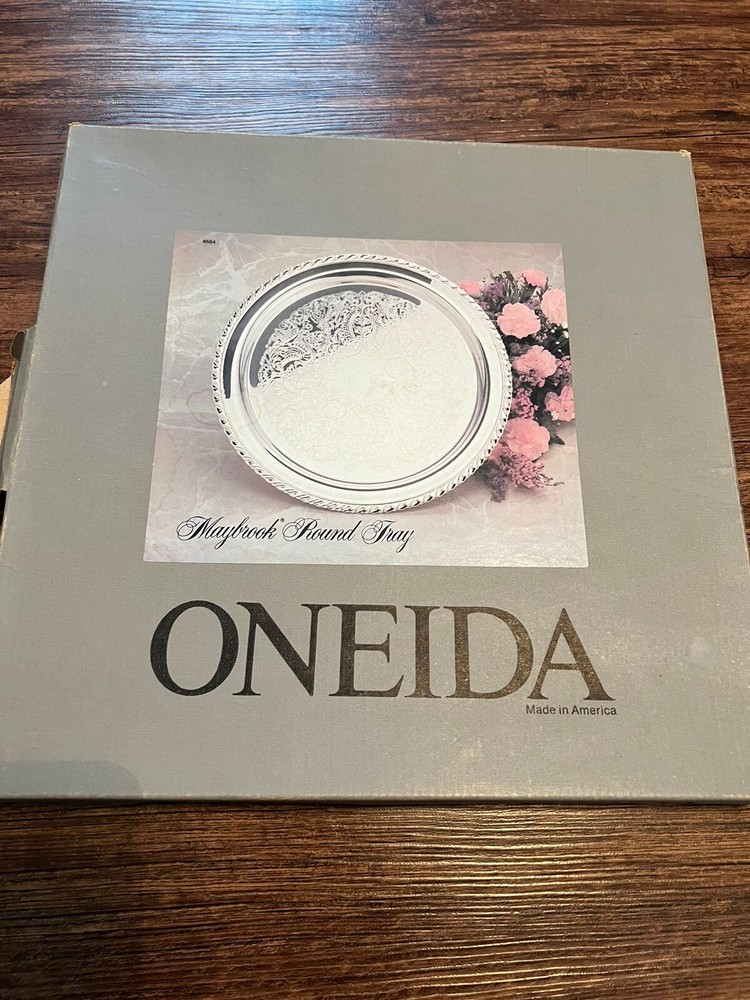Oneida Maybrook 1987  Silverplate Round Tray 12” Original Box