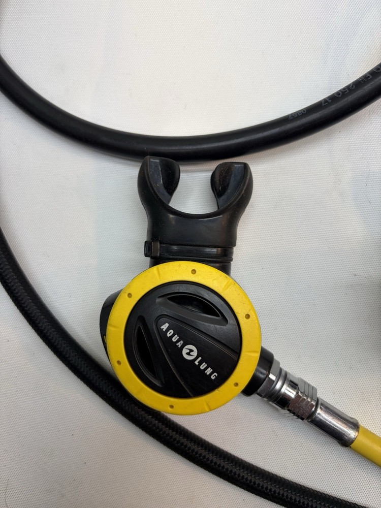 APEKS VALVE REGULATOR COMPUTER & GEAR (2019 CERTIFIED MODEL) READ DESCRIPTION!