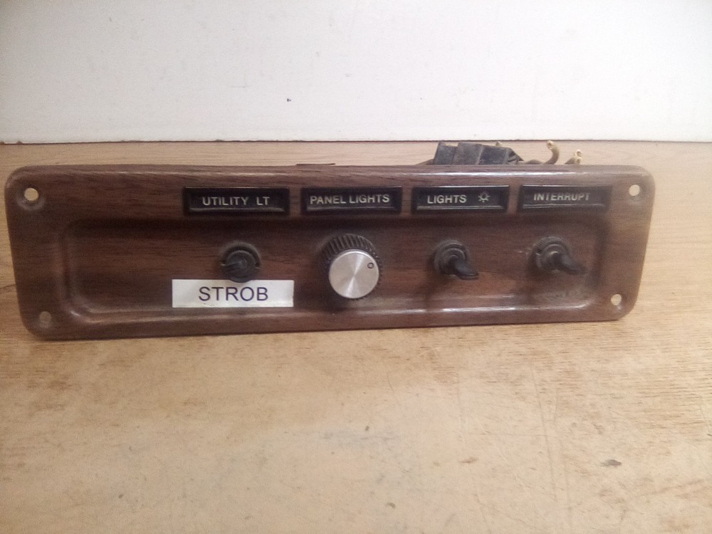 1994 Freightliner FLD 22-25266-004 Dash Switch Panel