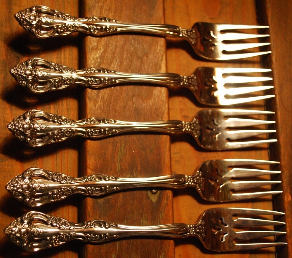 ONEIDA MICHAELANGELO 36 PIECE SET Stainless Steel Flatware Heirloom CUBE Exc.