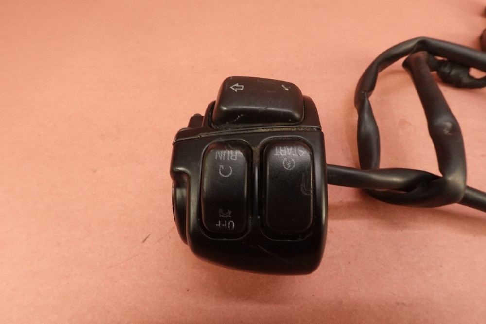 2000-2006 HARLEY-DAVIDSON SOFTAIL FXSTBI RIGHT HANDLEBAR STOP START KILL SWITCH