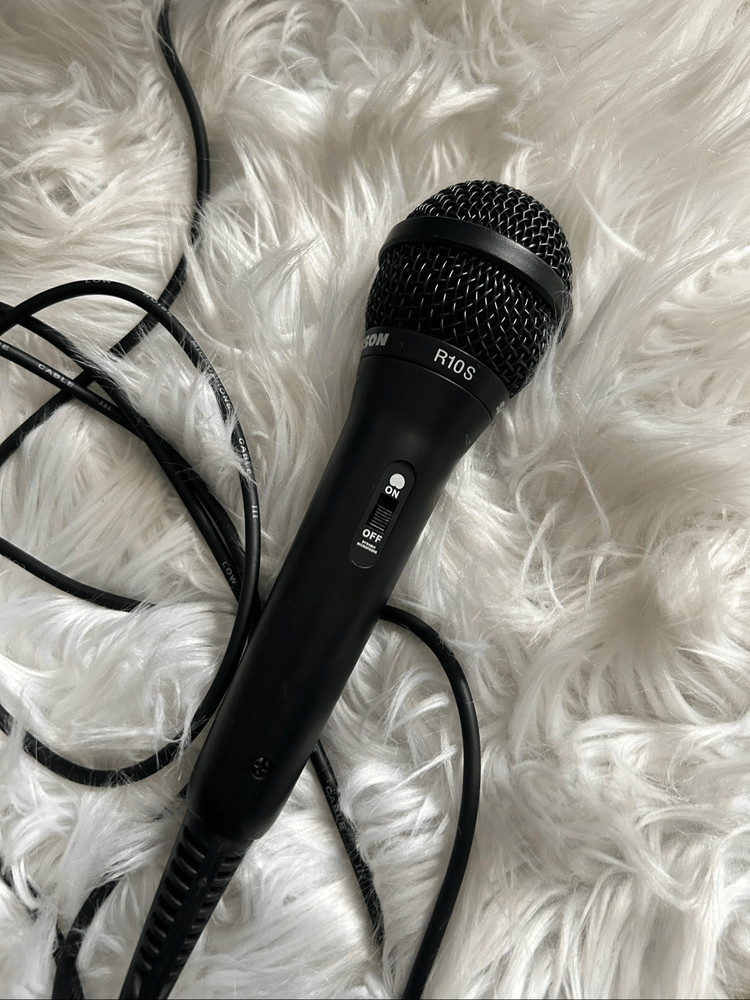 Samson R10S Dynamic Cable Microphone Multimedia Karaoke