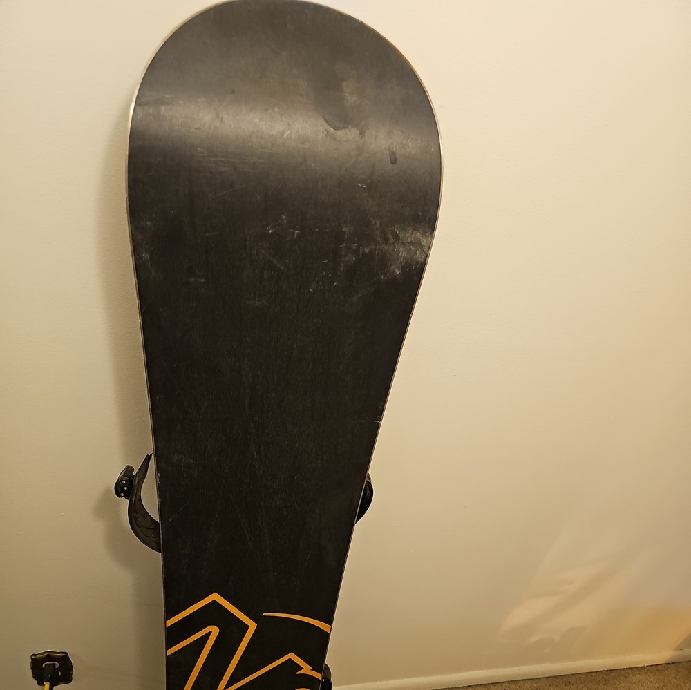 Never Summer Premier T5 Snowboard, Burton Syncro bindings