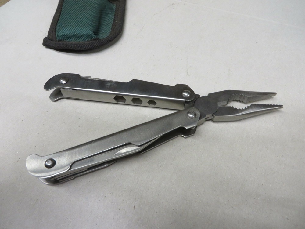 HB SMITH MULTI FUNCTION PERSONAL TOOL WITH CASE