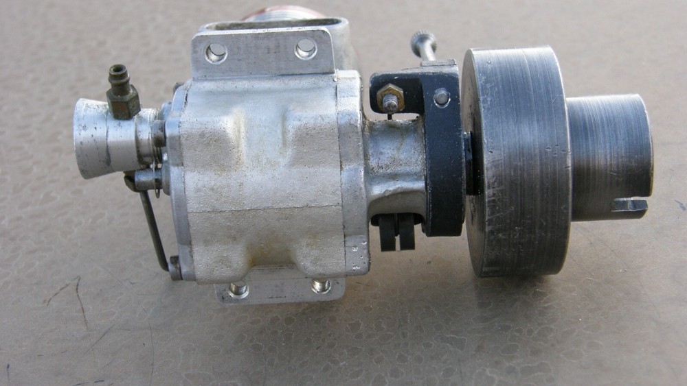 McCoy .60 Red Head Spark Ignition Gas/Nitro Engine McCoy Invader Tether Car Nice