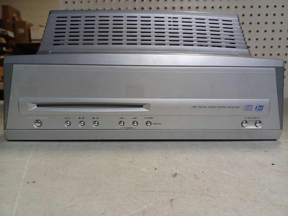 VINTAGE Sharp 1-Bit Digital Audio System SD-EX100 CD Player 2002 - TESTED