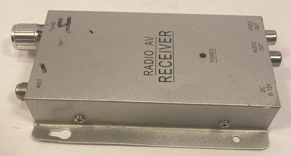 RADIO AV RECEIVER 9-12V Powers Up, NOT Tested
