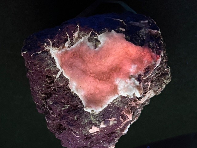 TERRIFIC FLUORESCENT/PHOSPHORESCENT CALCITE, MEXICO